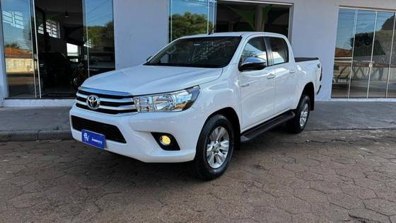 TOYOTA HILUX 2.8 SRV 4X4 CD 16V DIESEL 4P AUTOMÁTICO TOYOTA HILUX 2.8 SRV 4X4 CD 16V DIESEL 4P AUTOMÁTICO